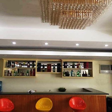 Rainbowland Hotel Olongapo Buitenkant foto