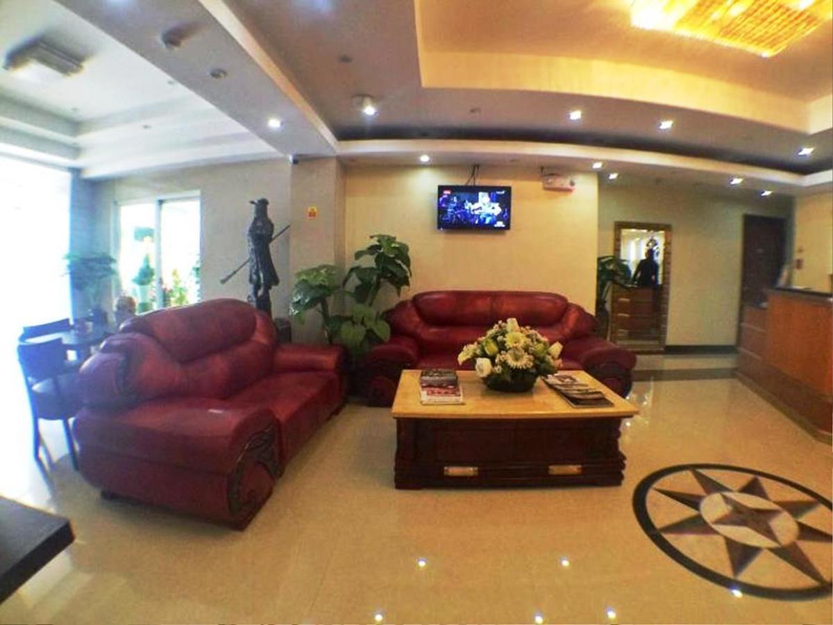 Rainbowland Hotel Olongapo Buitenkant foto