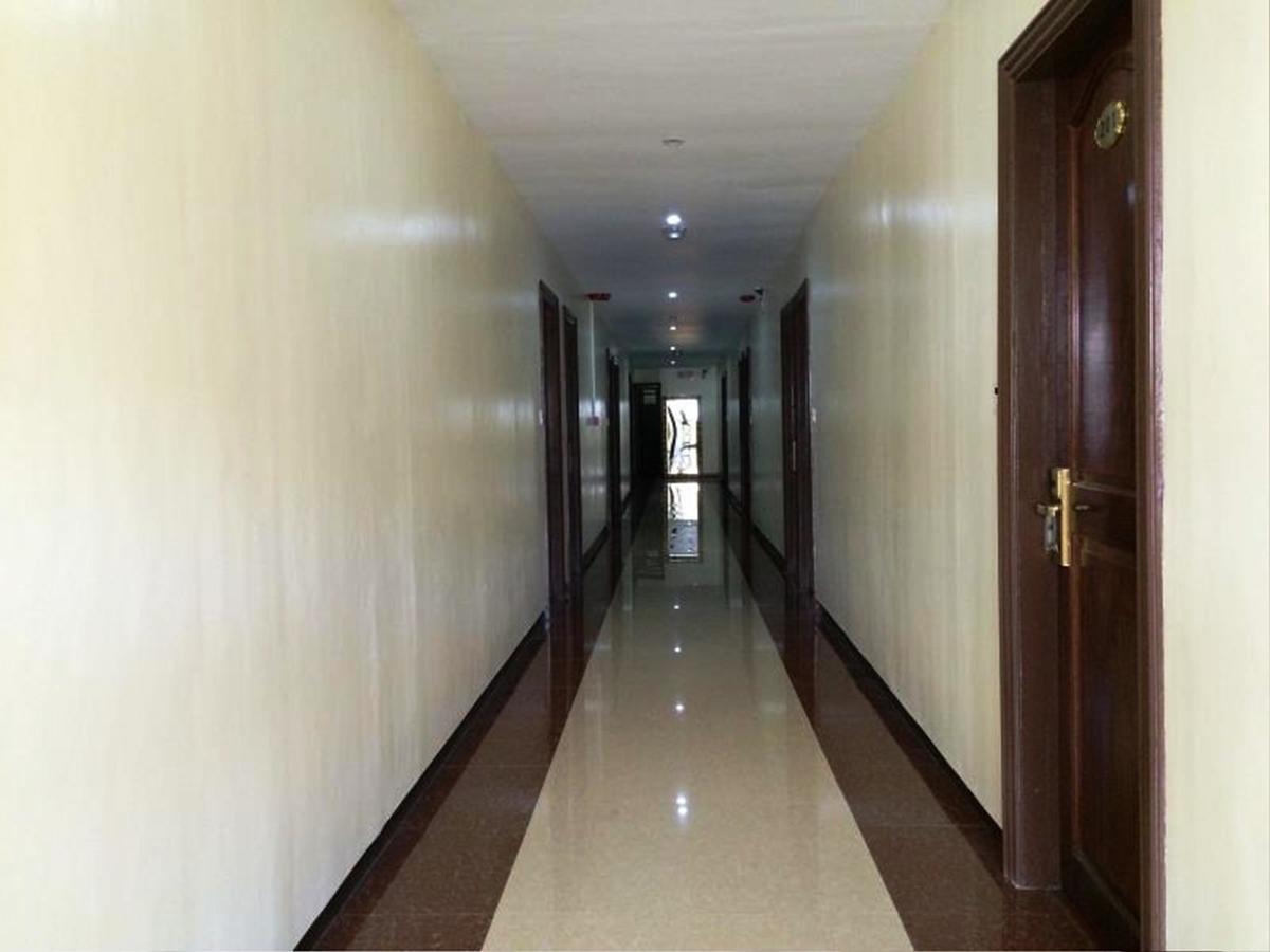 Rainbowland Hotel Olongapo Buitenkant foto