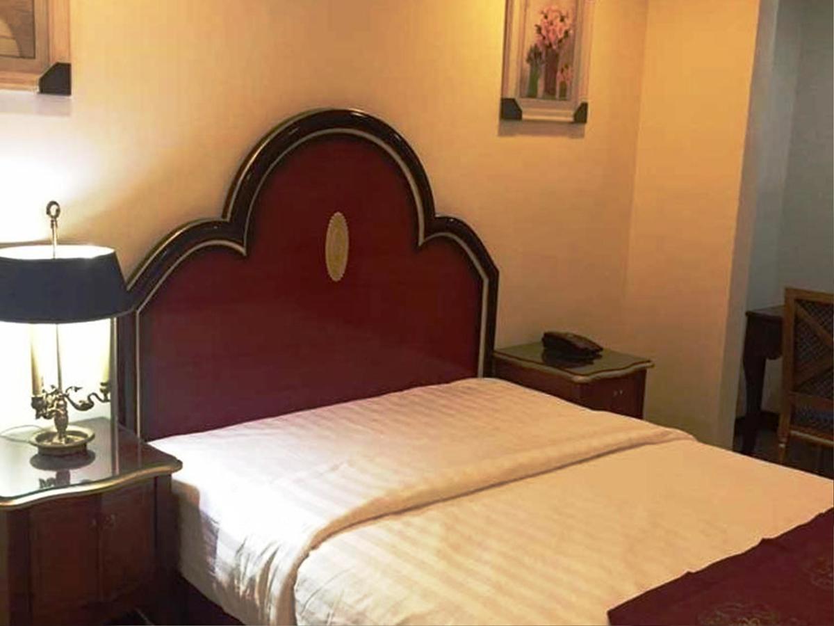 Rainbowland Hotel Olongapo Buitenkant foto