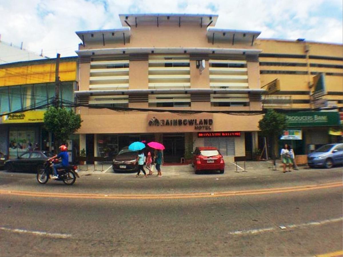 Rainbowland Hotel Olongapo Buitenkant foto