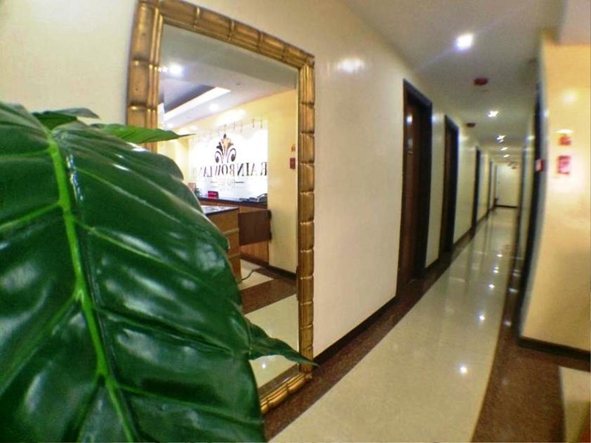 Rainbowland Hotel Olongapo Buitenkant foto